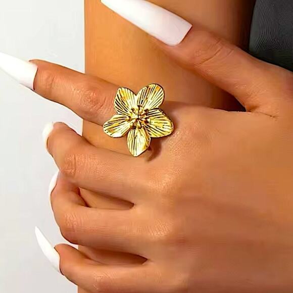 Vintage Gold Flower Earrings Ring Set - Picture 10 of 11